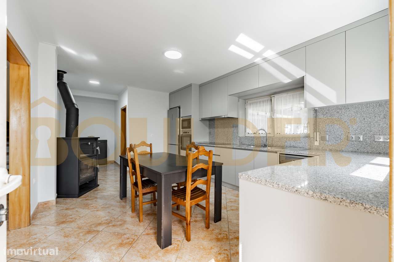 Moradia T3 em Fonte Arcada-9