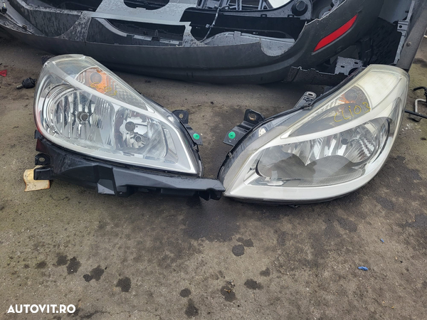 Vand faruri Renault Clio 3 din 2006-2010 - 1