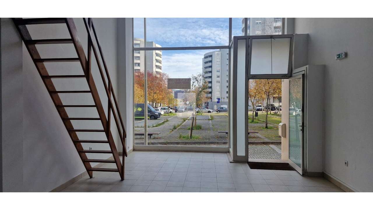 Loja - c/ mezzanine-6