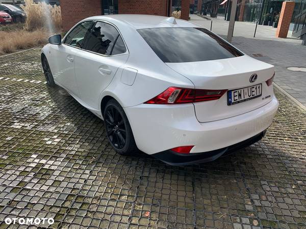 Lexus IS 300h F SPORT - 7