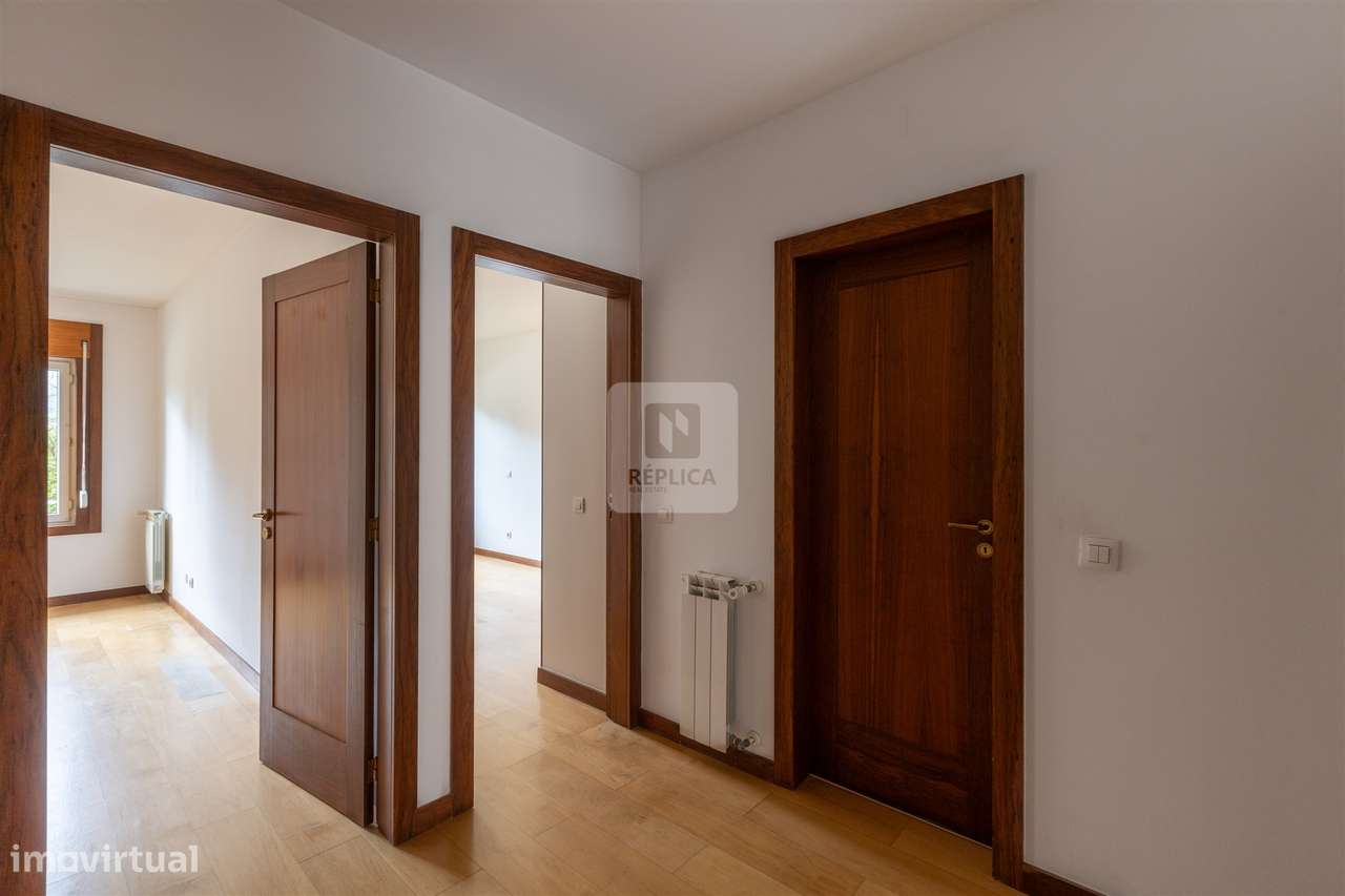 Apartamento T3 em Condomínio Fechado com Piscina Junto ao Arrábida - Grande imagem: 5/33