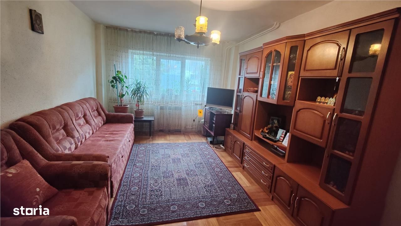 Vanzare apartament 2 camere zona Malu Rosu