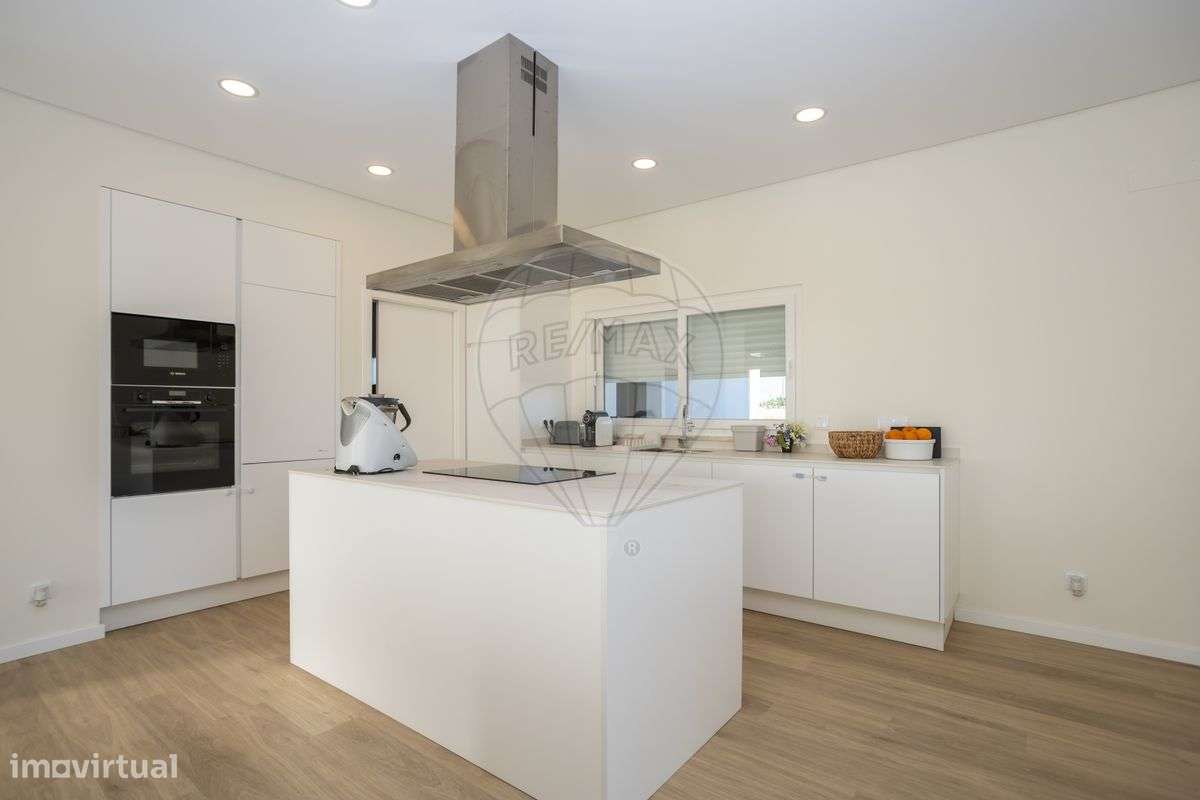 Moradia T4 para venda-6