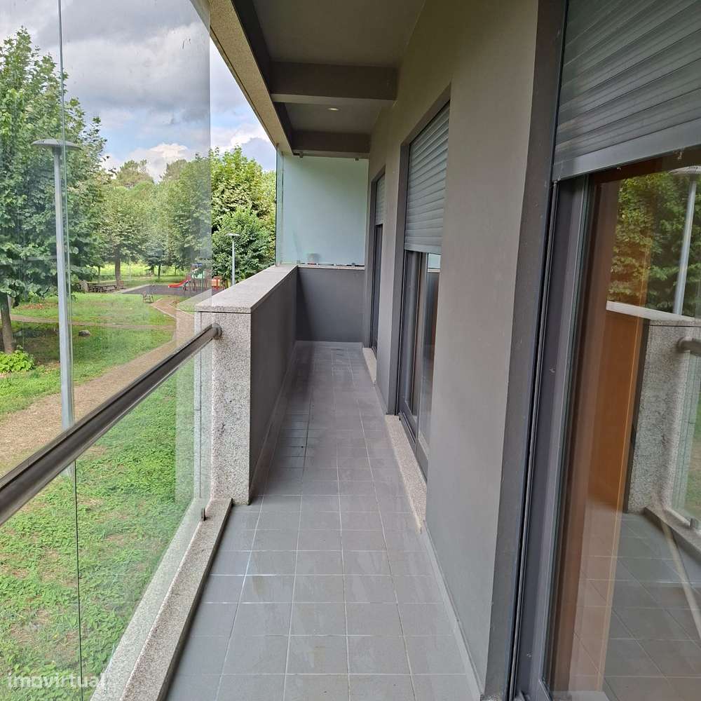 Apartamento T3 com Lugar Garagem-11