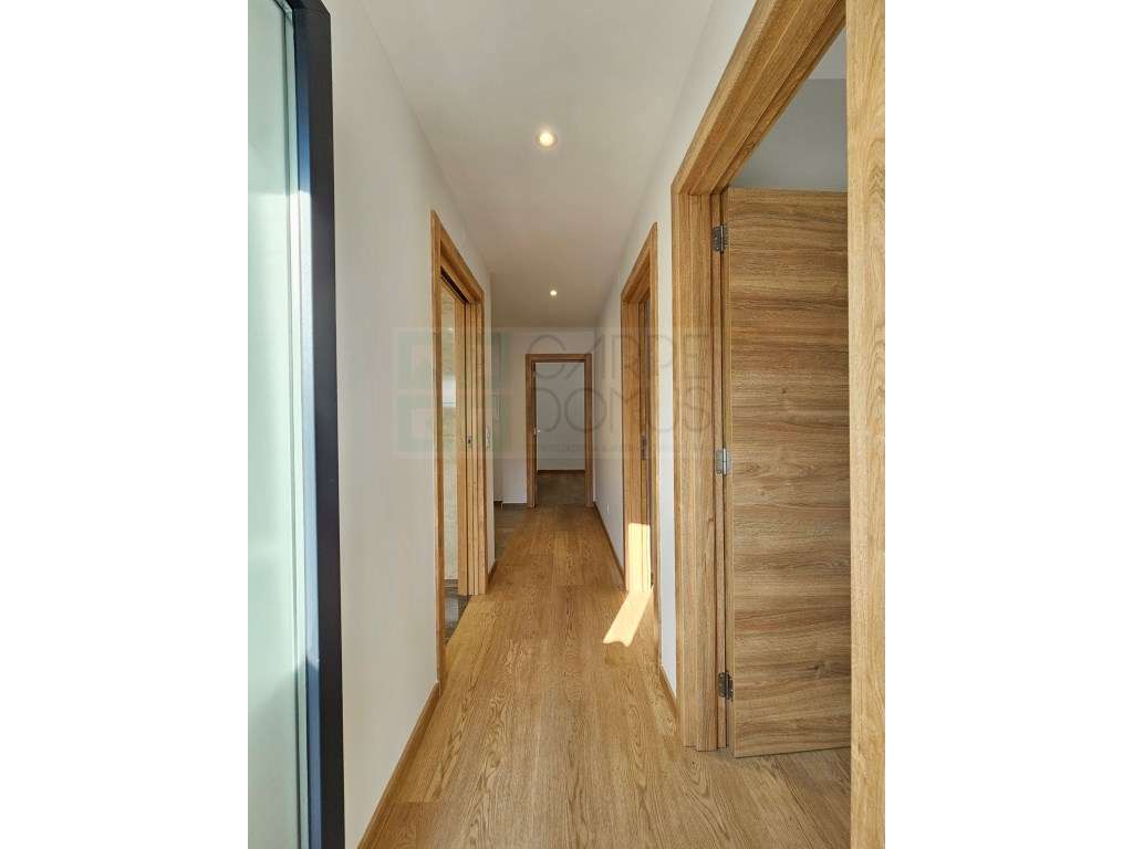 Moradia nova T4, com piscina, em Alverca, Vila Franca de Xira, Lisboa-28