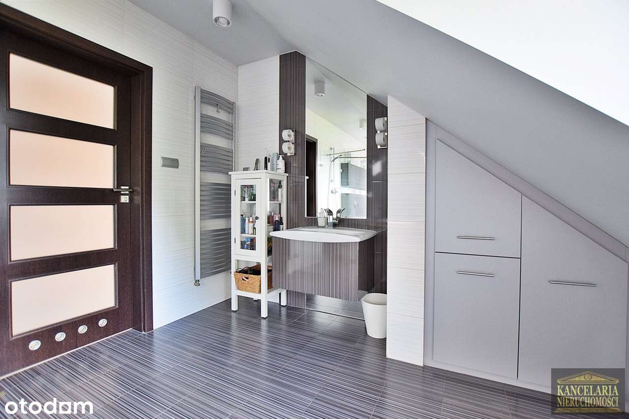 Luksusowa rezydencja z bajecznym ogrodem!-13