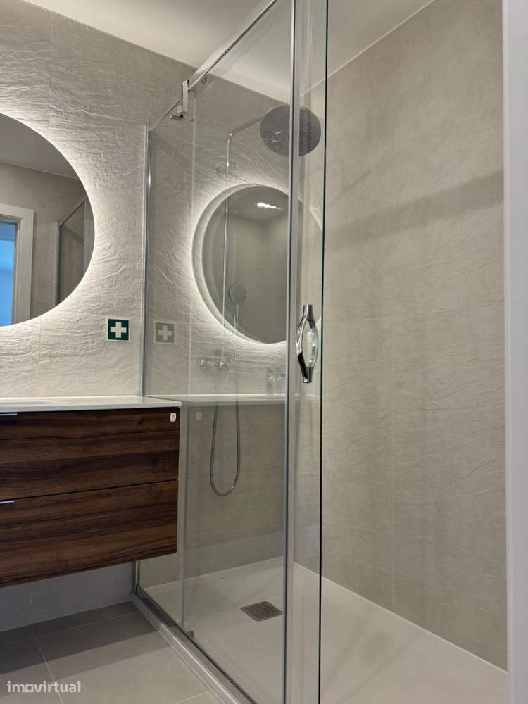 Apartamento T2 com varanda e parqueamento, condominio com piscina, ...-16