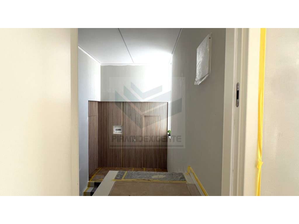 Moradia Isolada 4 Suítes, Piscina, Cave 43m2 - AZEITÃO-30