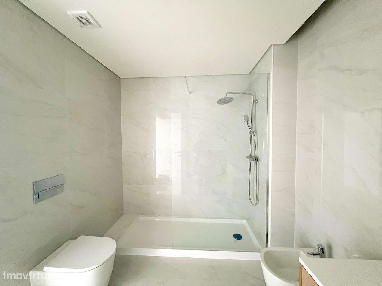 T2 novo c/ estacionamento e varanda - URBANIZAÇÃO MOINHOS DO...-33