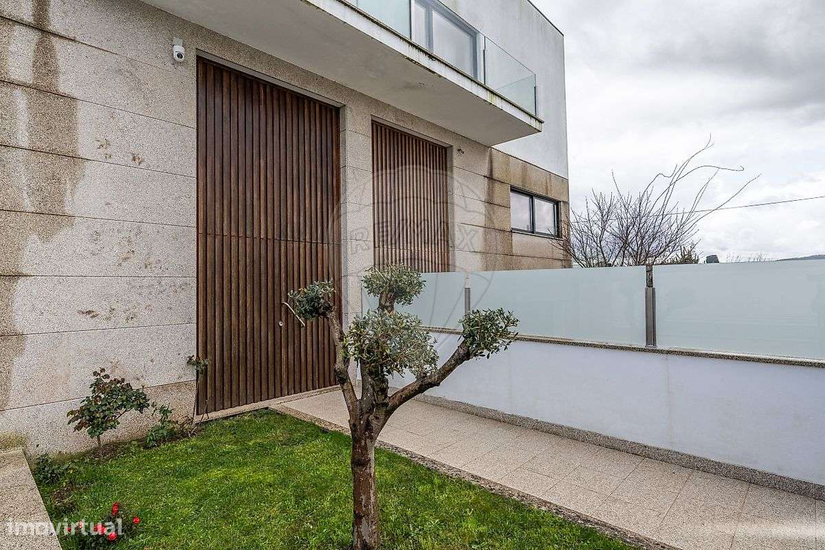 Moradia T4 para venda - Grande imagem: 2/40