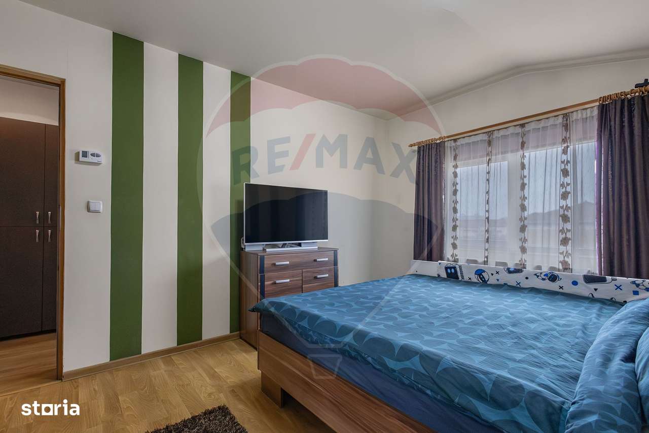 Apartament cu 3 camere de vânzare în zona Dambovita - Imagine principală: 4/11
