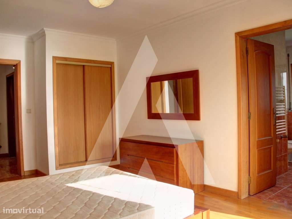 Apartamento T3 Oliveira do bairro-35