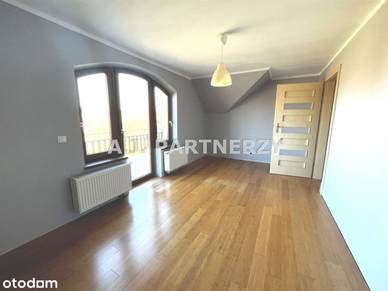 Dom poza miastem na dużej działce-8