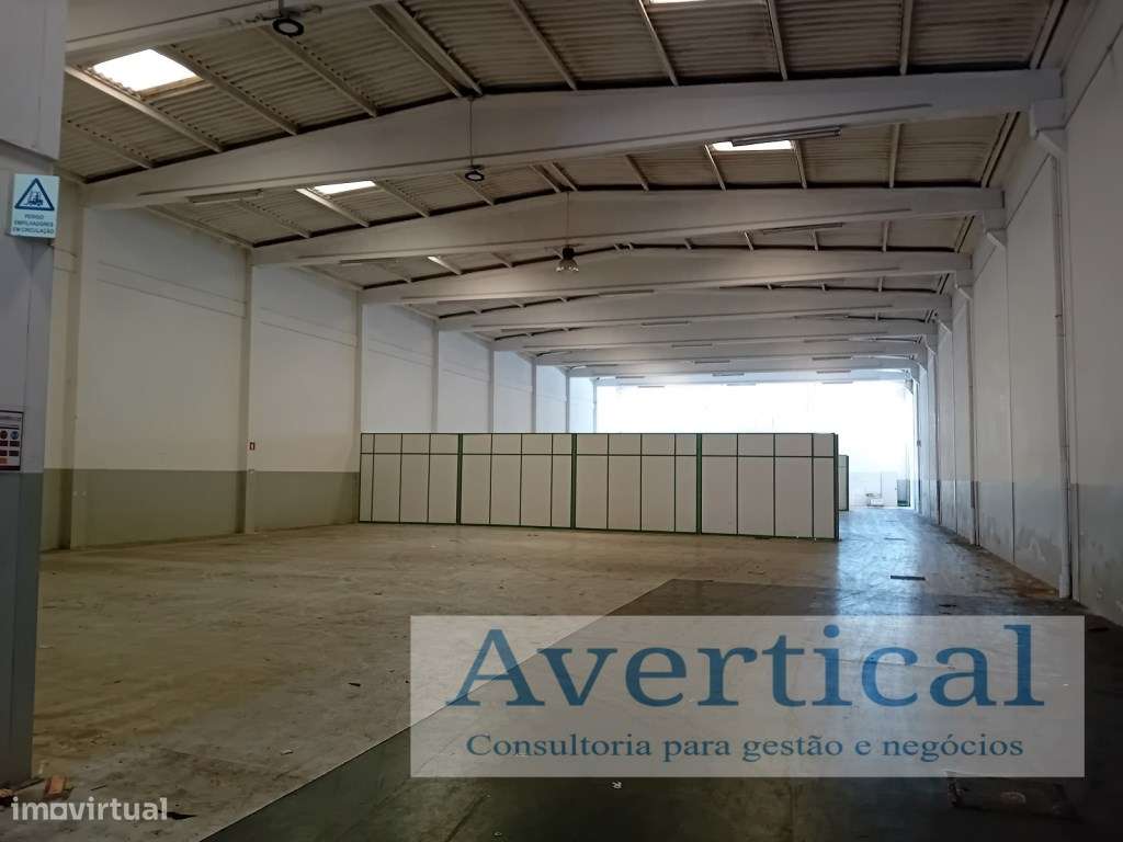 Armazém C/1100 m2 - Zona Industrial da Maia - Grande imagem: 5/14