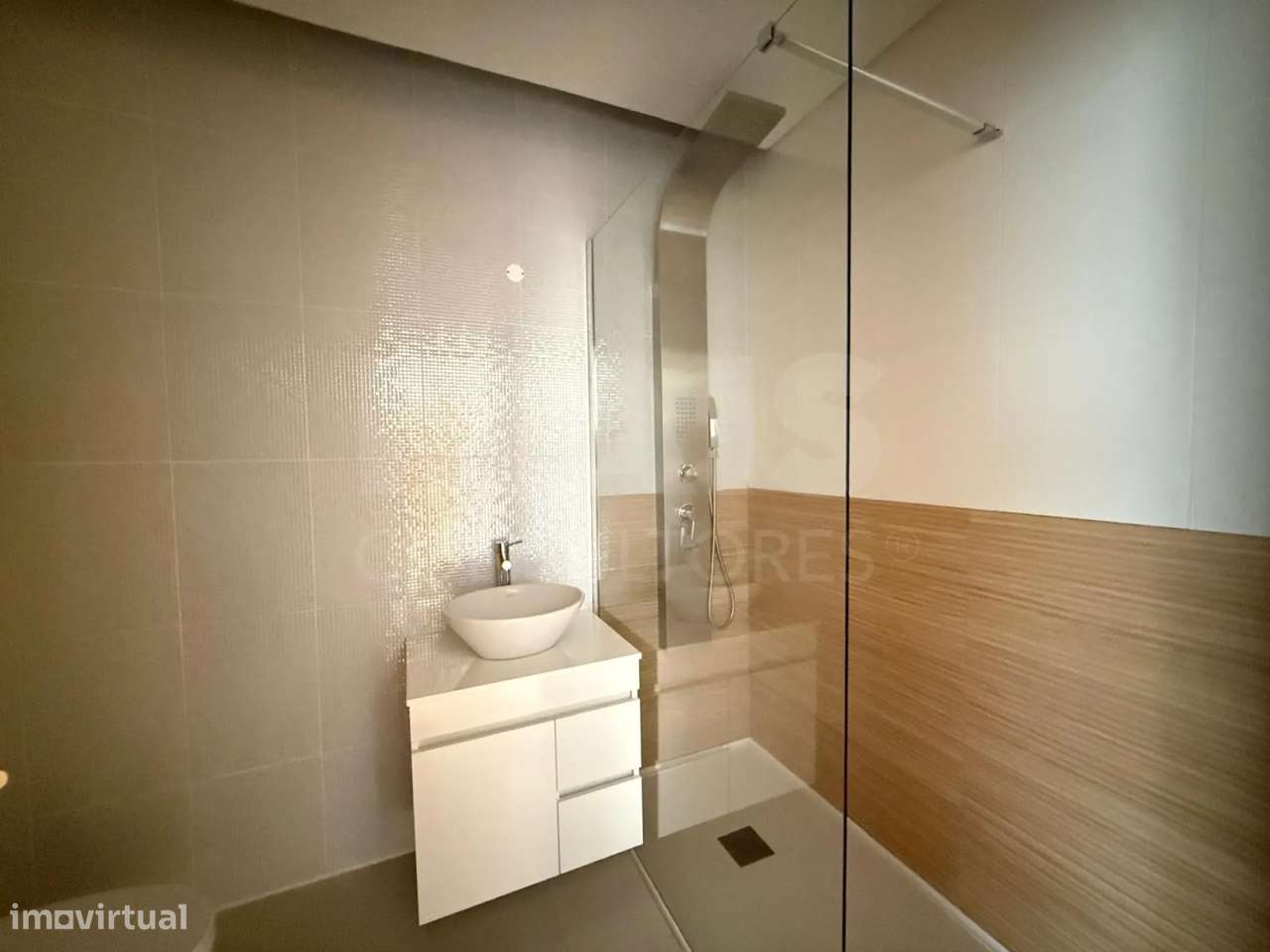 Apartamento T2 Semi-Novo | Terraço | Garagem | Bombarral-21