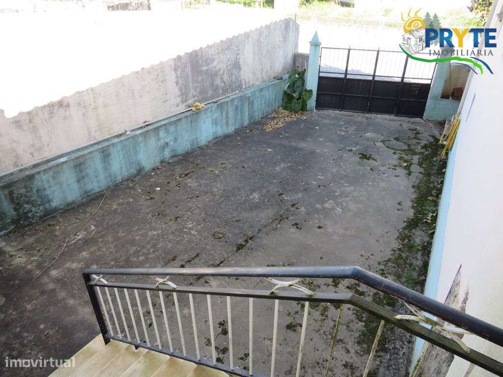 Moradia de tipologia T4 situada em Figueiró dos Vinhos-8