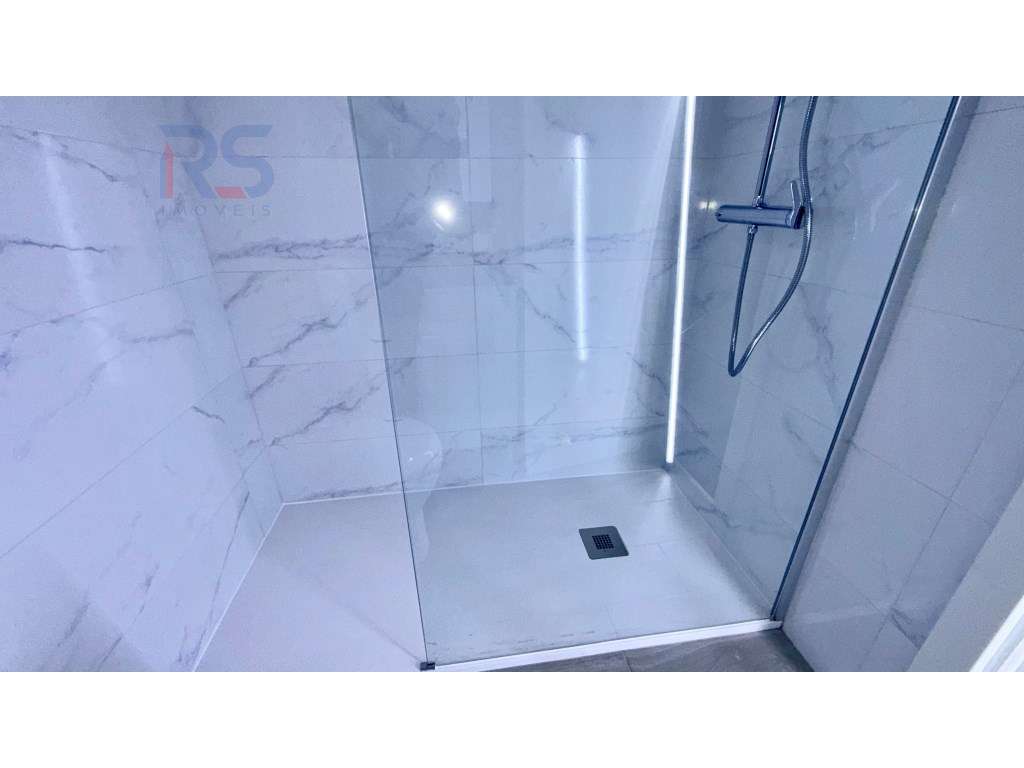 Espaço Comercial Convertido em Habitação Santo Tirso-12