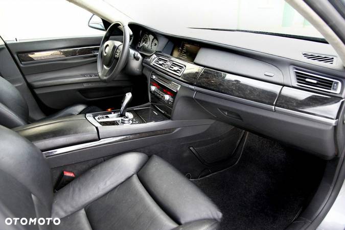 BMW Seria 7 730d - 8