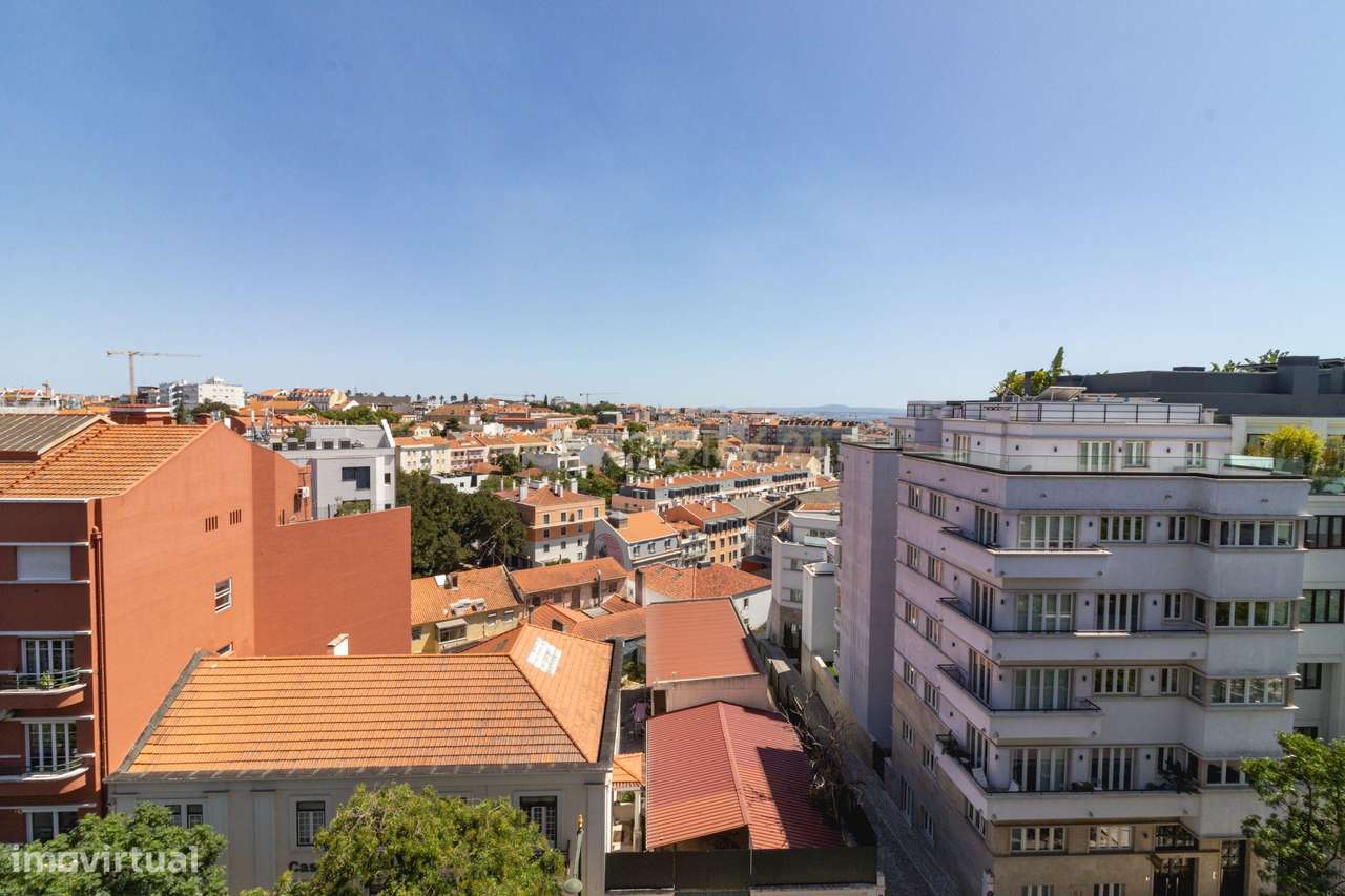 Penthouse com terraço de 28m2 junto ao metro no Rato-27