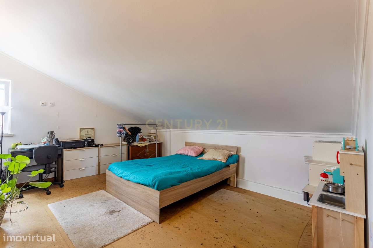 Moradia T4 remodelada na Quinta do Conde-21