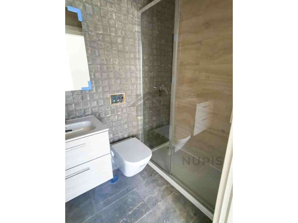 Apartamento T4 para Venda em Portimão-5