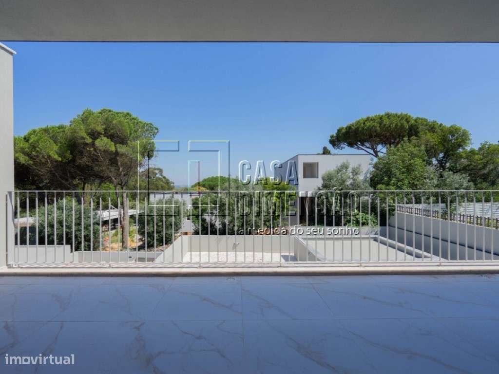 Moradia de Arquitectura Moderna de tipologia T3+1 em Oeiras com Pis...-46