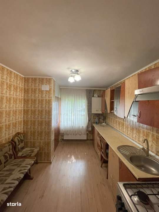 Apartament de vanzare, cu 3 camere decomandat, 68 mp, parter, zona Pas - Imagine principală: 5/10