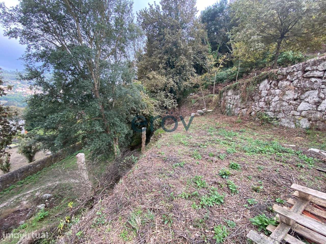 Moradia para Reabilitação com Terreno e Vista Panorâmica-14