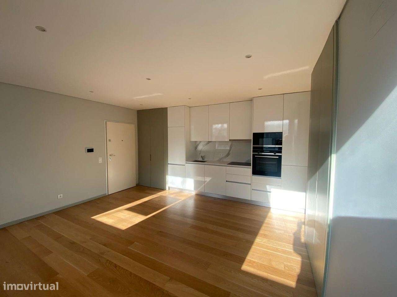 Excelente T1 COMO NOVO em zona nobre da Foz, junto ao mar, praias - Grande imagem: 5/14