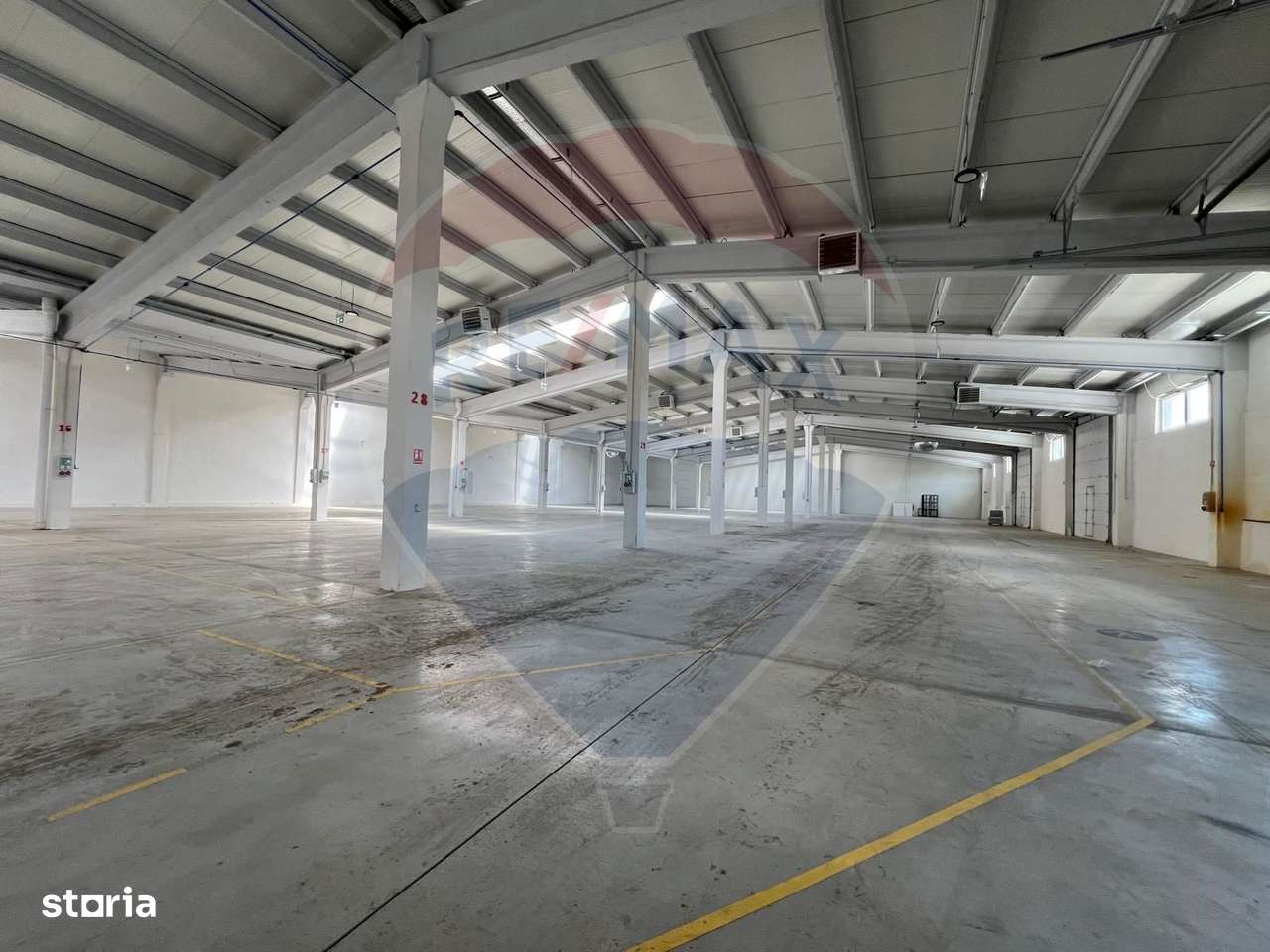 Hală renovată recent, modernizată, uși automate, poziționare eficientă - Imagine principală: 1/5