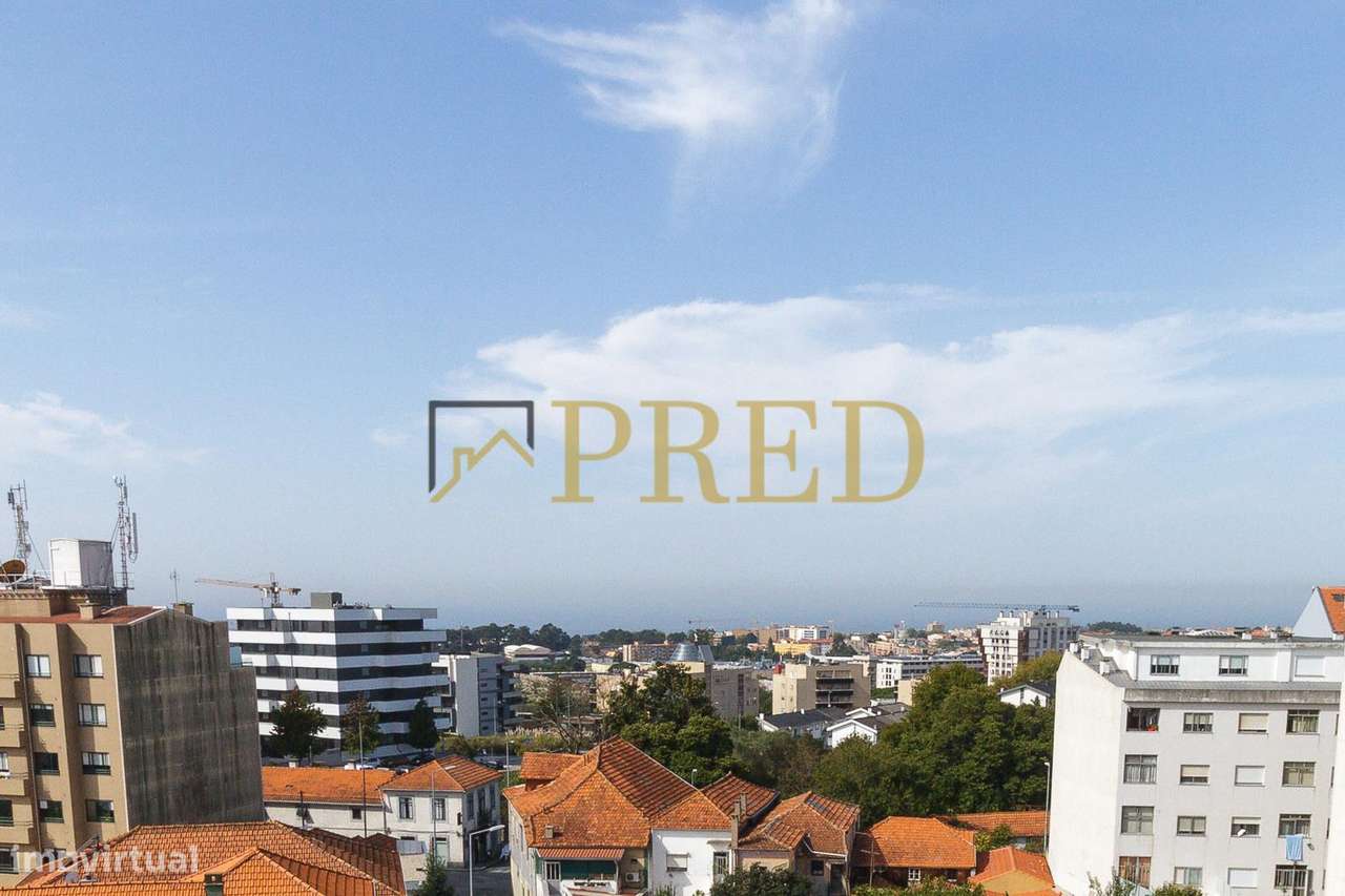 Apartamento T5, inserido no condomínio fechado 'Edifício Plaza'-24