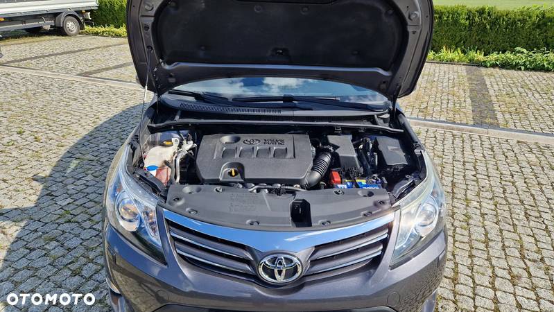 Toyota Avensis 1.8 Premium MS - 40