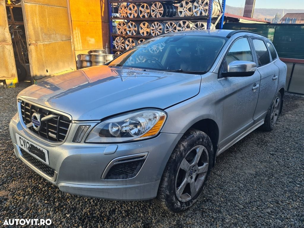 Dezmembrez Volvo XC60  2.4 Diesel 2008-2013 - 3