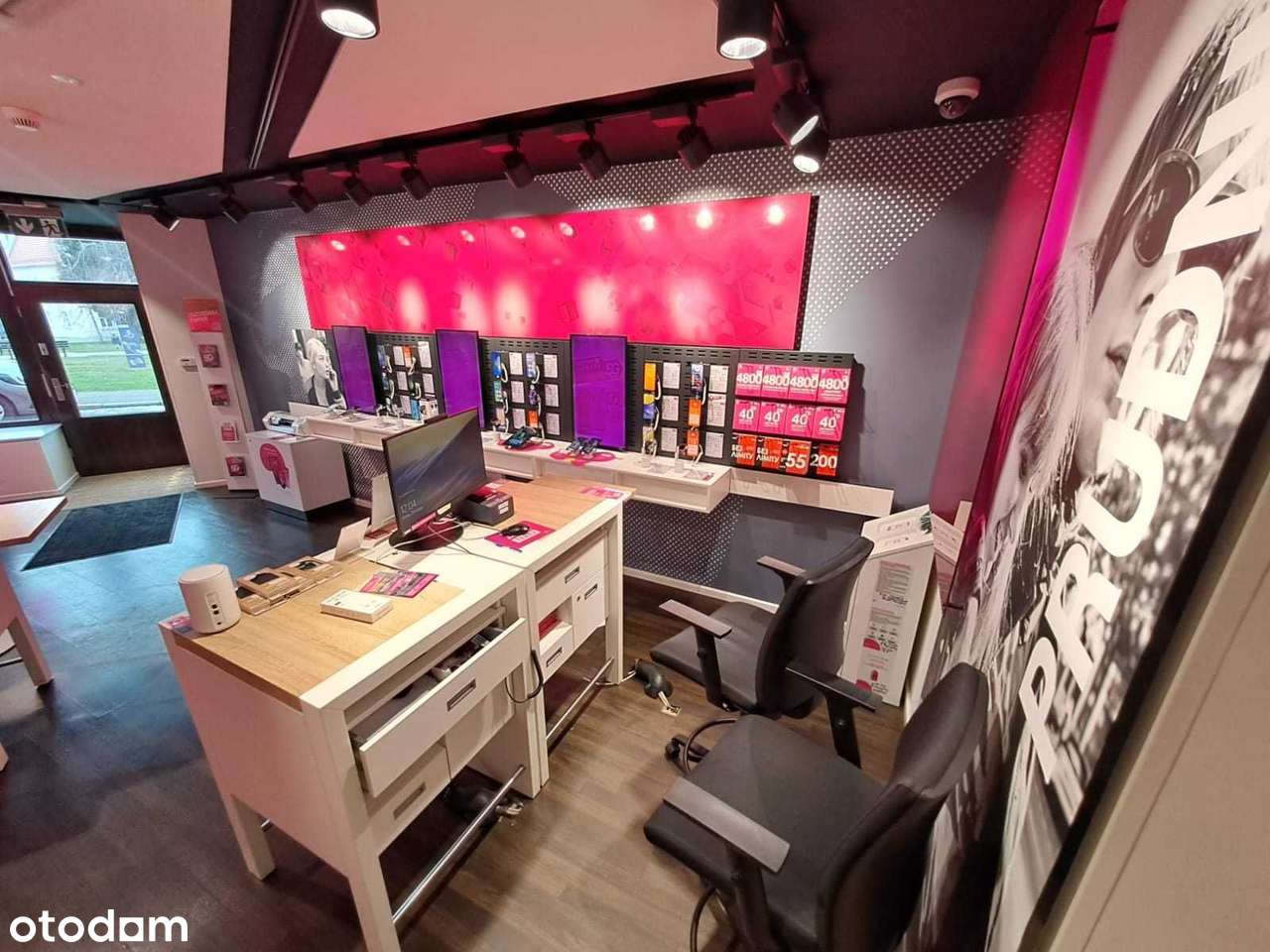 Na sprzedaż lokal usługowy w centrum Prudnika pow.71,40 m2-4