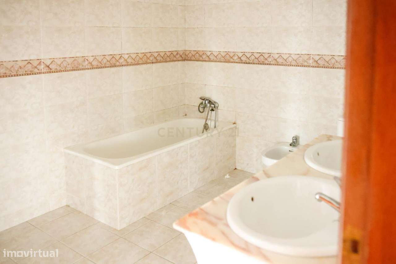 Apartamento T3 em Mira com garagem fechada-2