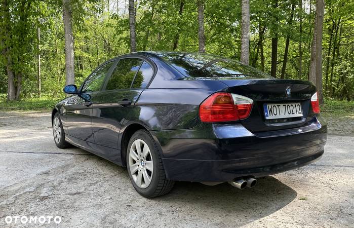 BMW Seria 3 318i - 5