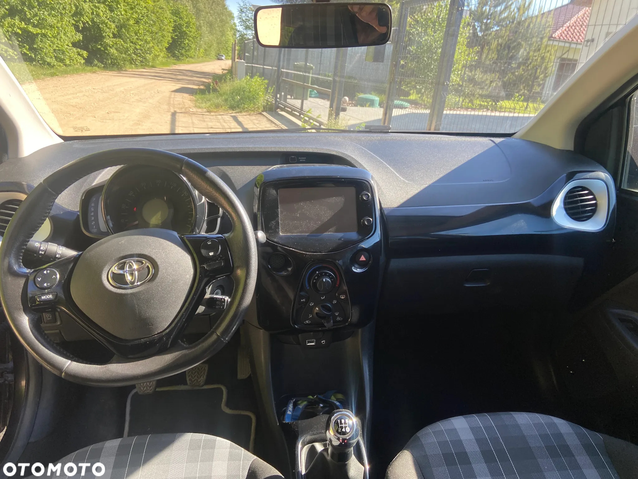 Toyota Aygo x-play touch - 12