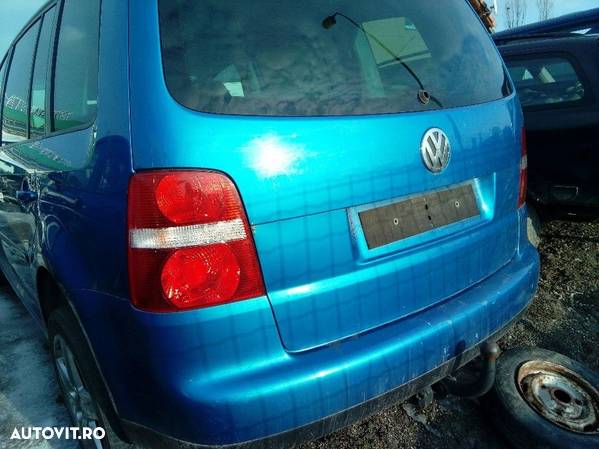 dezmembrez vw touran 2005 - 2