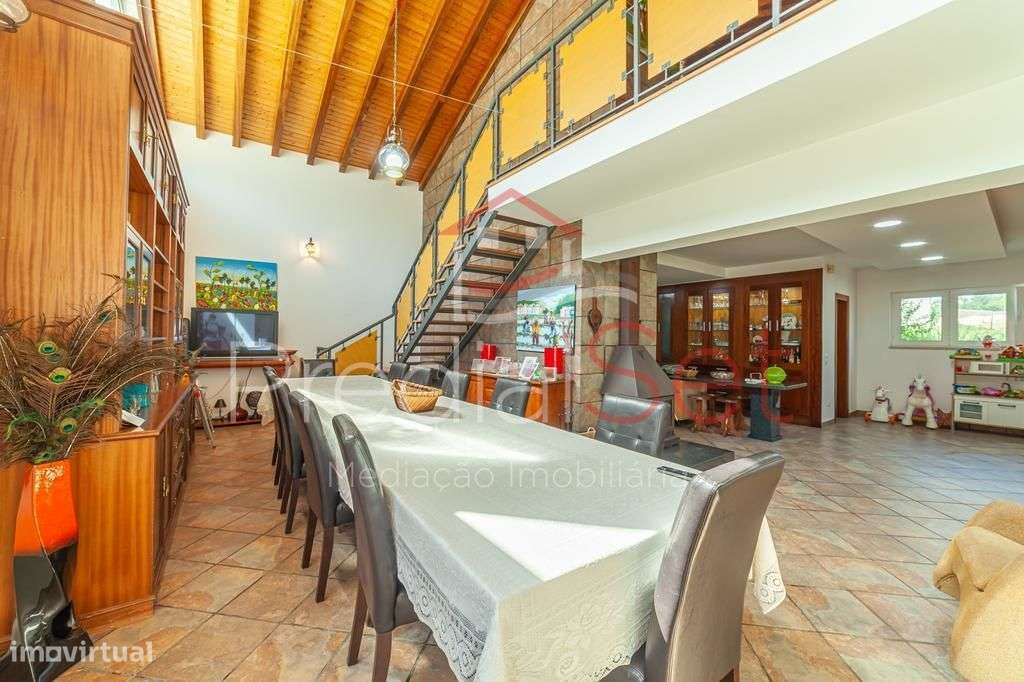 Quinta com Moradia de 6 assoalhadas com piscina - Loures-Lisboa-25