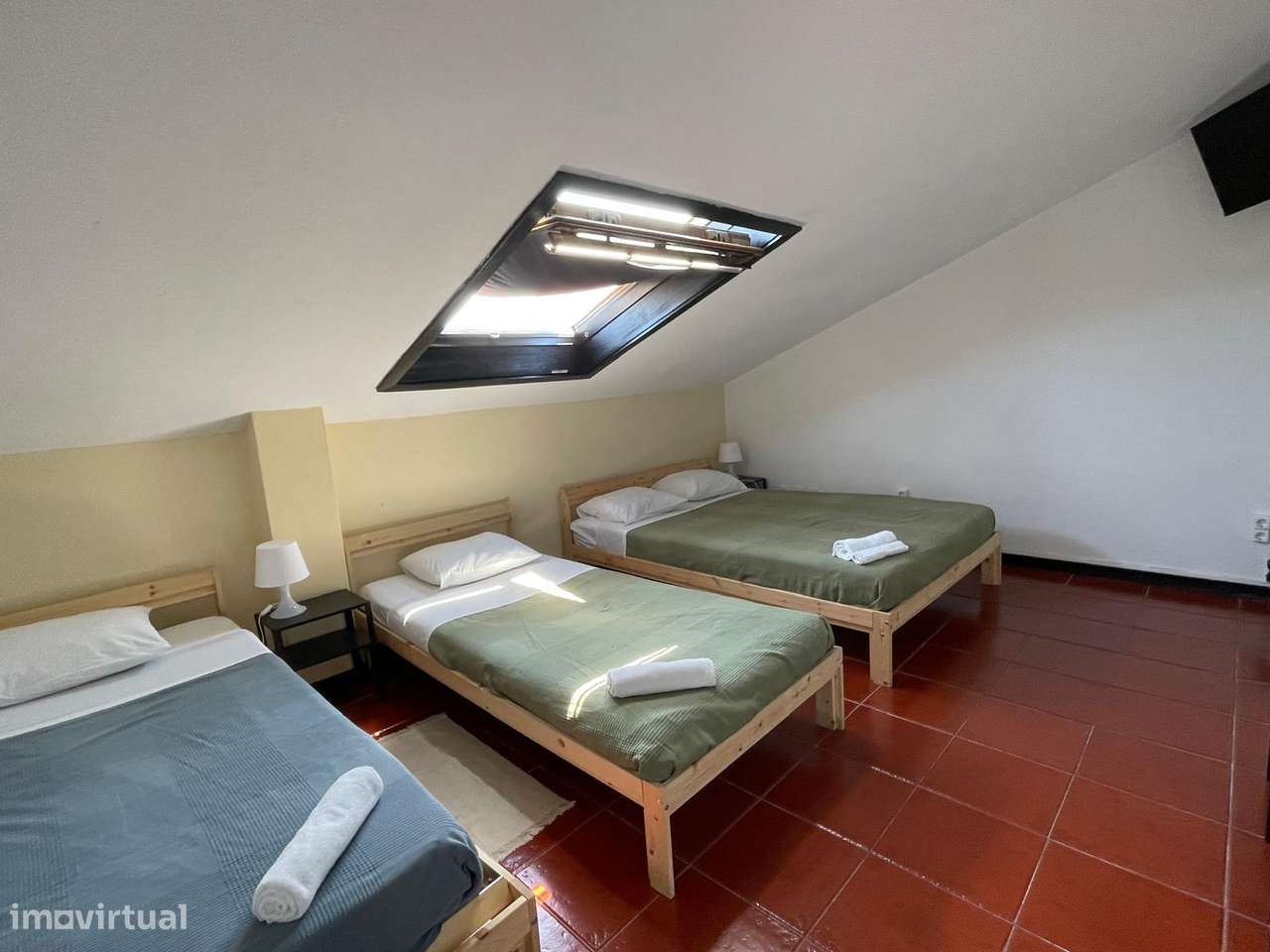 Edifício de comércio e apartamento duplex-13