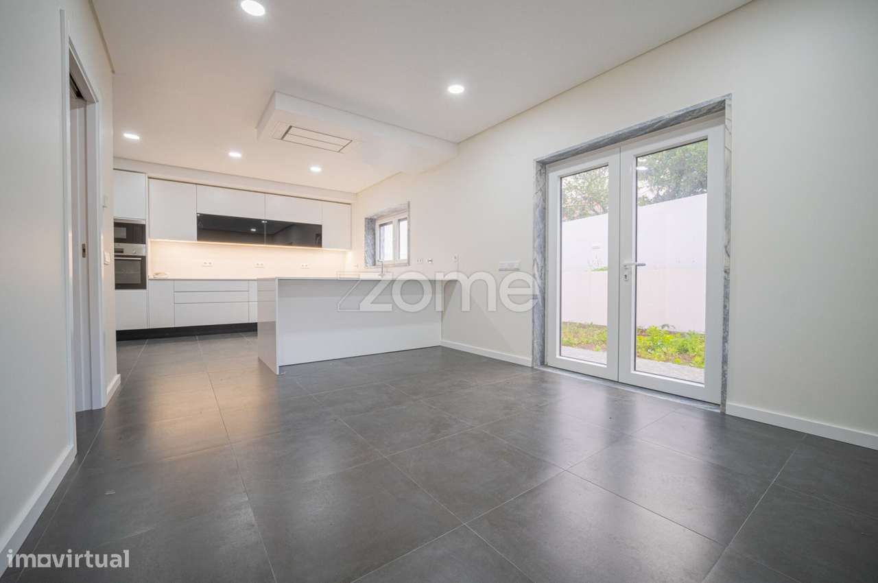 Moradia T3 com 6 assoalhadas, nova, no Alto dos Gaios - Estoril-5