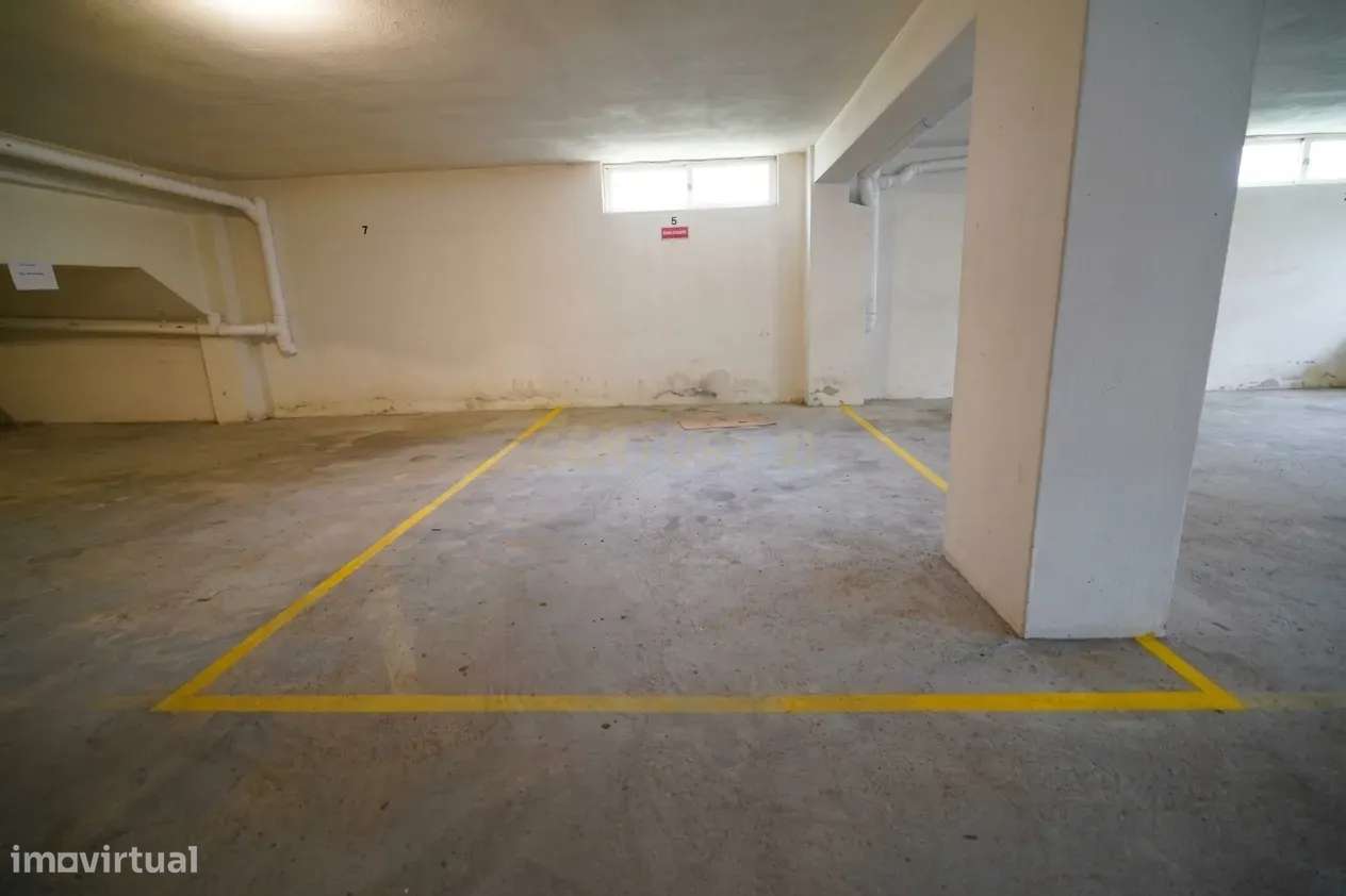 Maravilhoso Apartamento T2+1 com Terraço Privativo e Lugar de Garagem-17