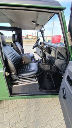 Land Rover Defender 90 2.5 TDI - 25