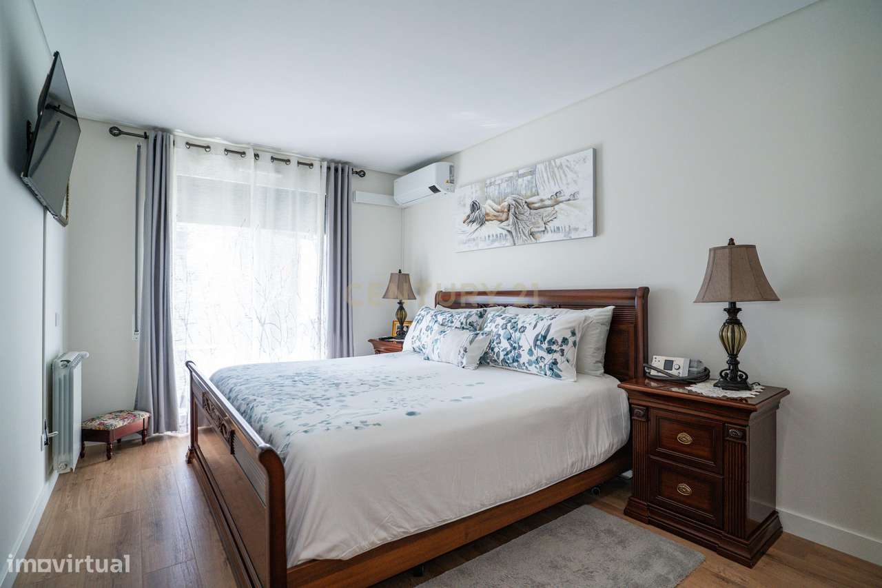 Apartamento T3 Semi-Novo em Caldas da Rainha | 2 Varandas | 2 Parqueam-13