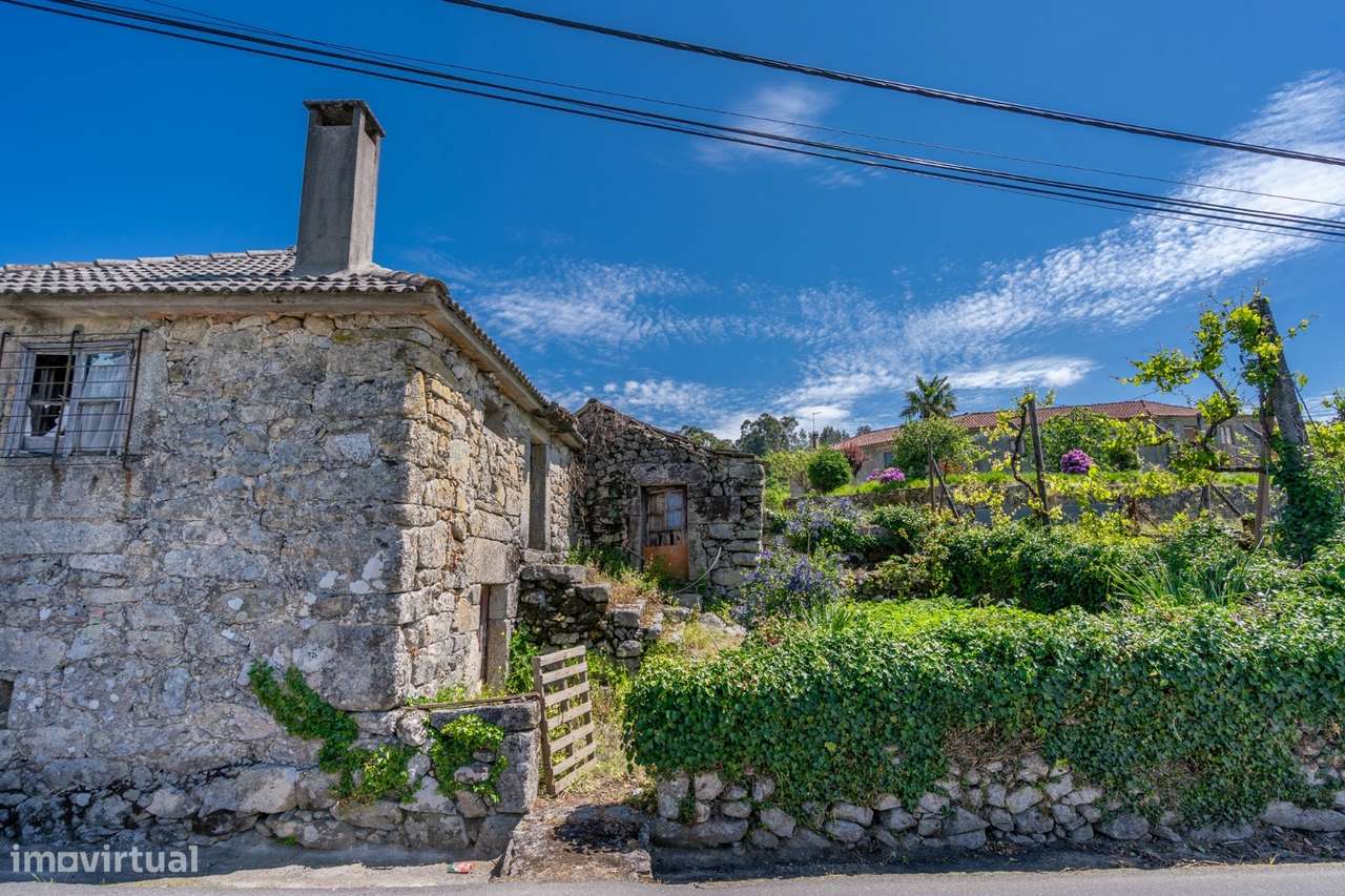 Moradia para Restaurar T3 Venda em Cabeceiras de Basto,Cabeceiras de B-14