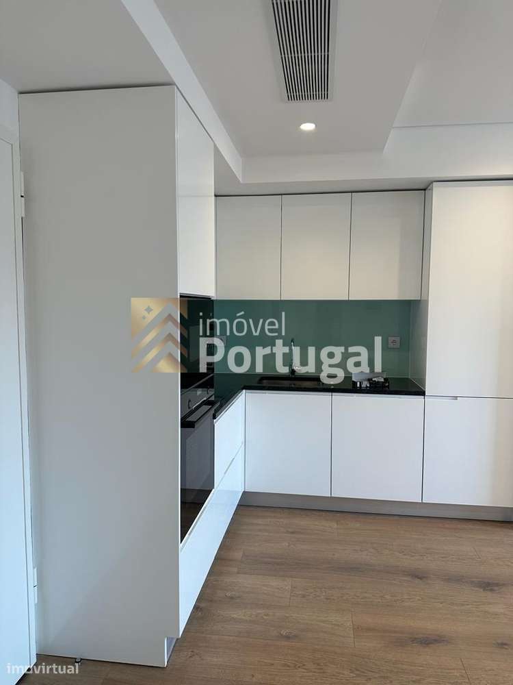 Arrenda Ap. T2 equipado com elevador e garagem - Centro Histórico de B - Grande imagem: 3/15