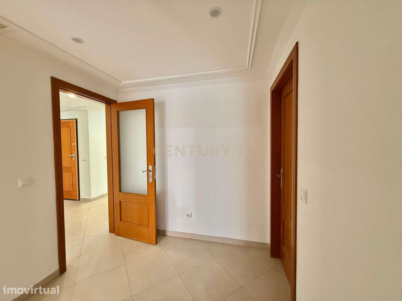 Apartamento Renovado em Montijo com 2 Quartos e Jacuzzi - Grande imagem: 4/13