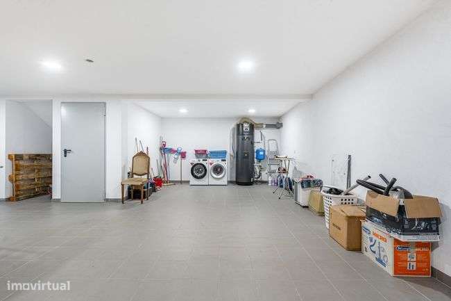 Moradia T4 à venda em Vila Verde - Loureira-21