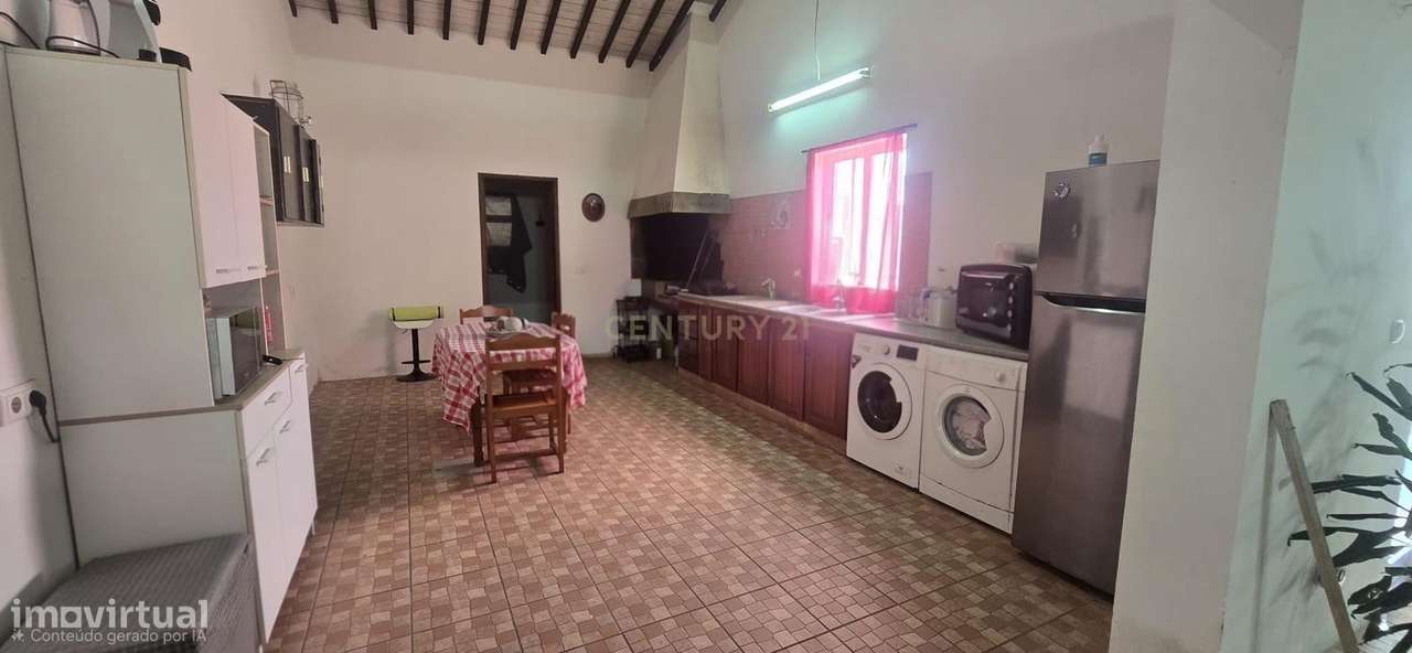 Moradia V3 com Terreno de 1.392 m² na Lomba do Pomar – Povoação-15