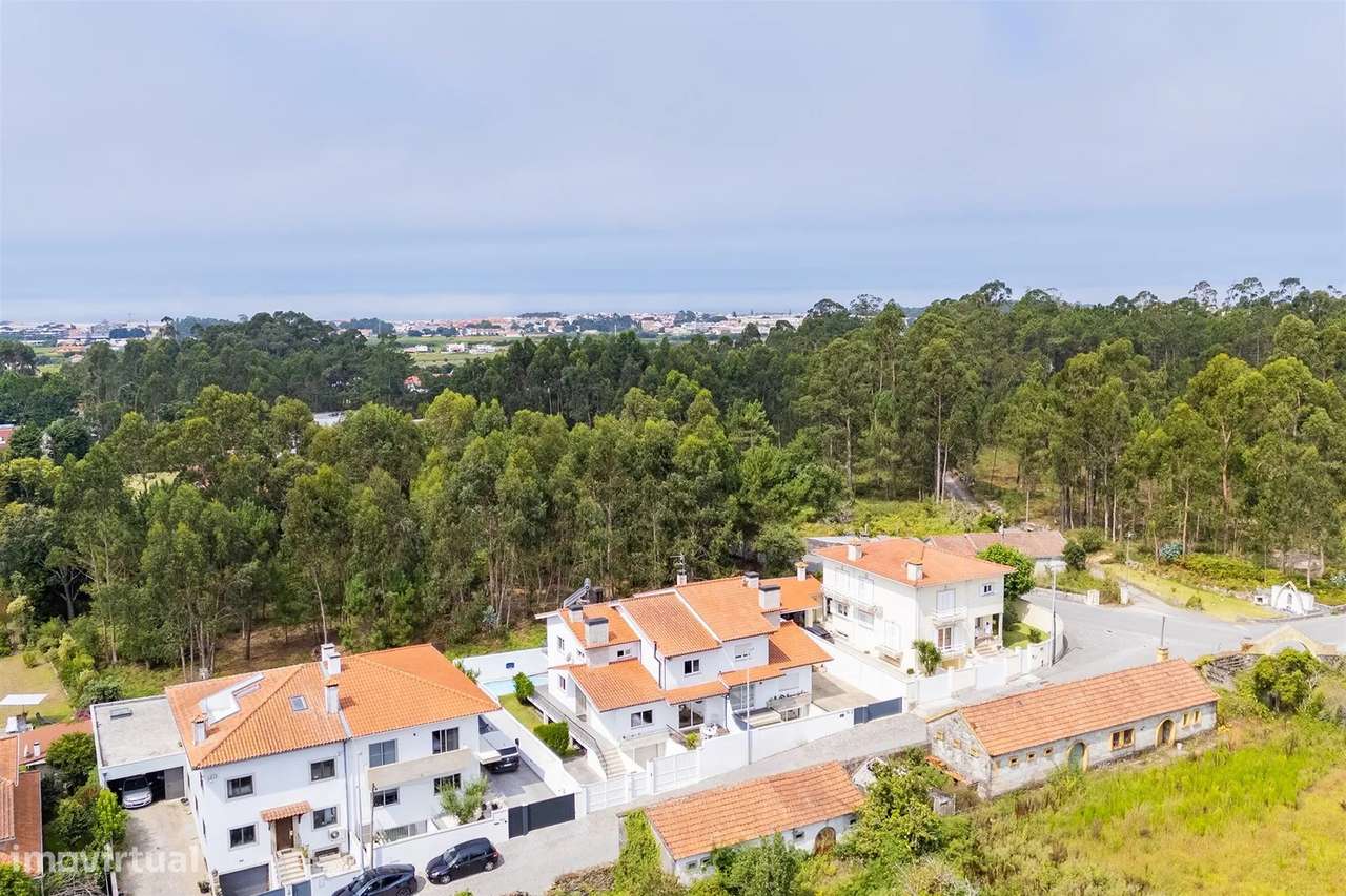 Moradia T4 com piscina nas Marinhas | Esposende-4